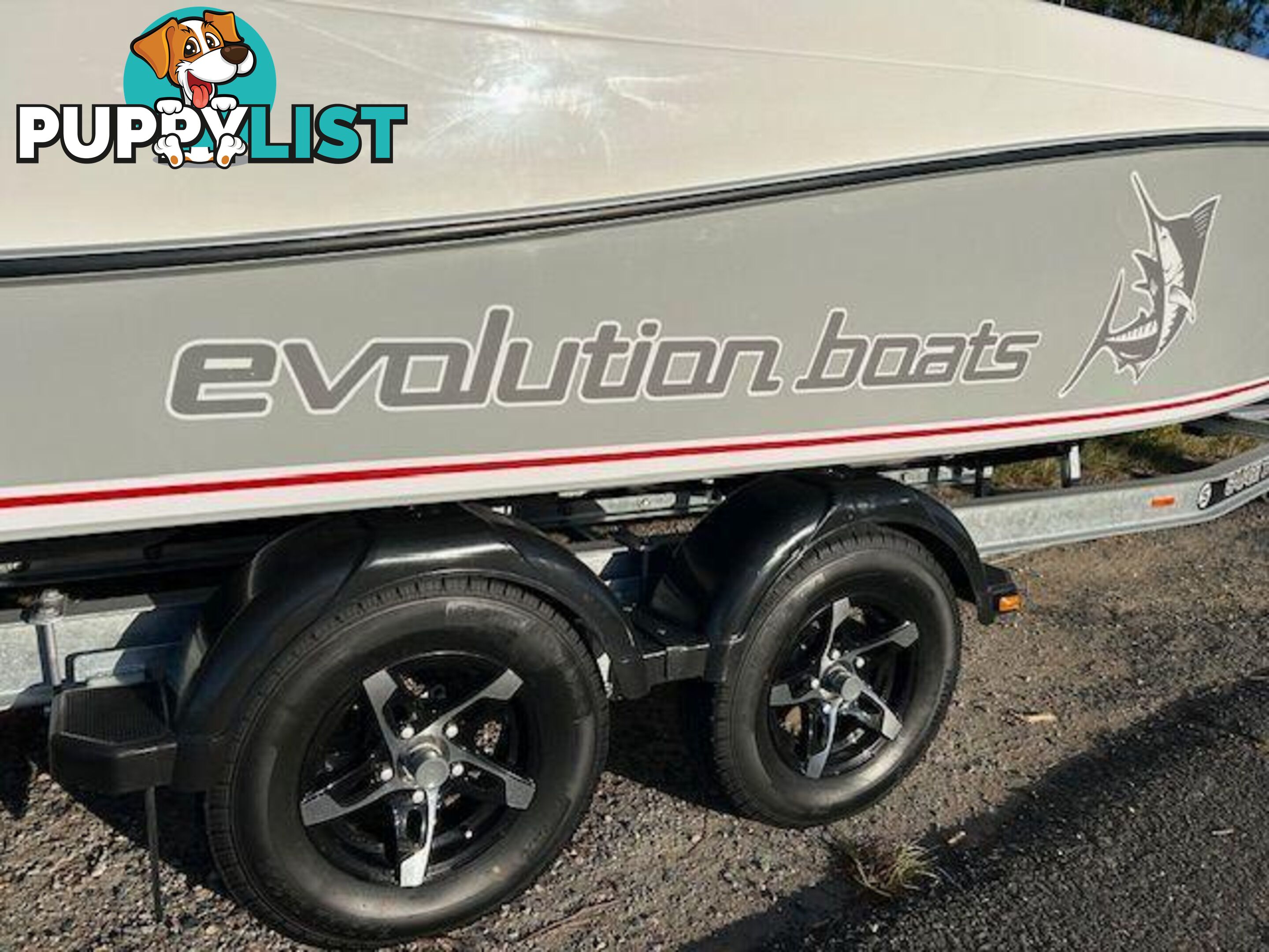 INSTOCK 2024 EVOLUTION 552 AXIS CENTRE CONSOLE WITH YAMAHA 150HP FOURSTROKE FOR SALE