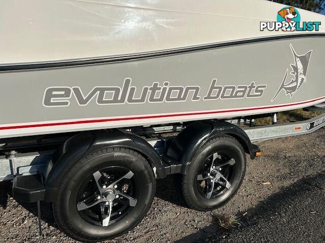 INSTOCK 2024 EVOLUTION 552 AXIS CENTRE CONSOLE WITH YAMAHA 150HP FOURSTROKE FOR SALE