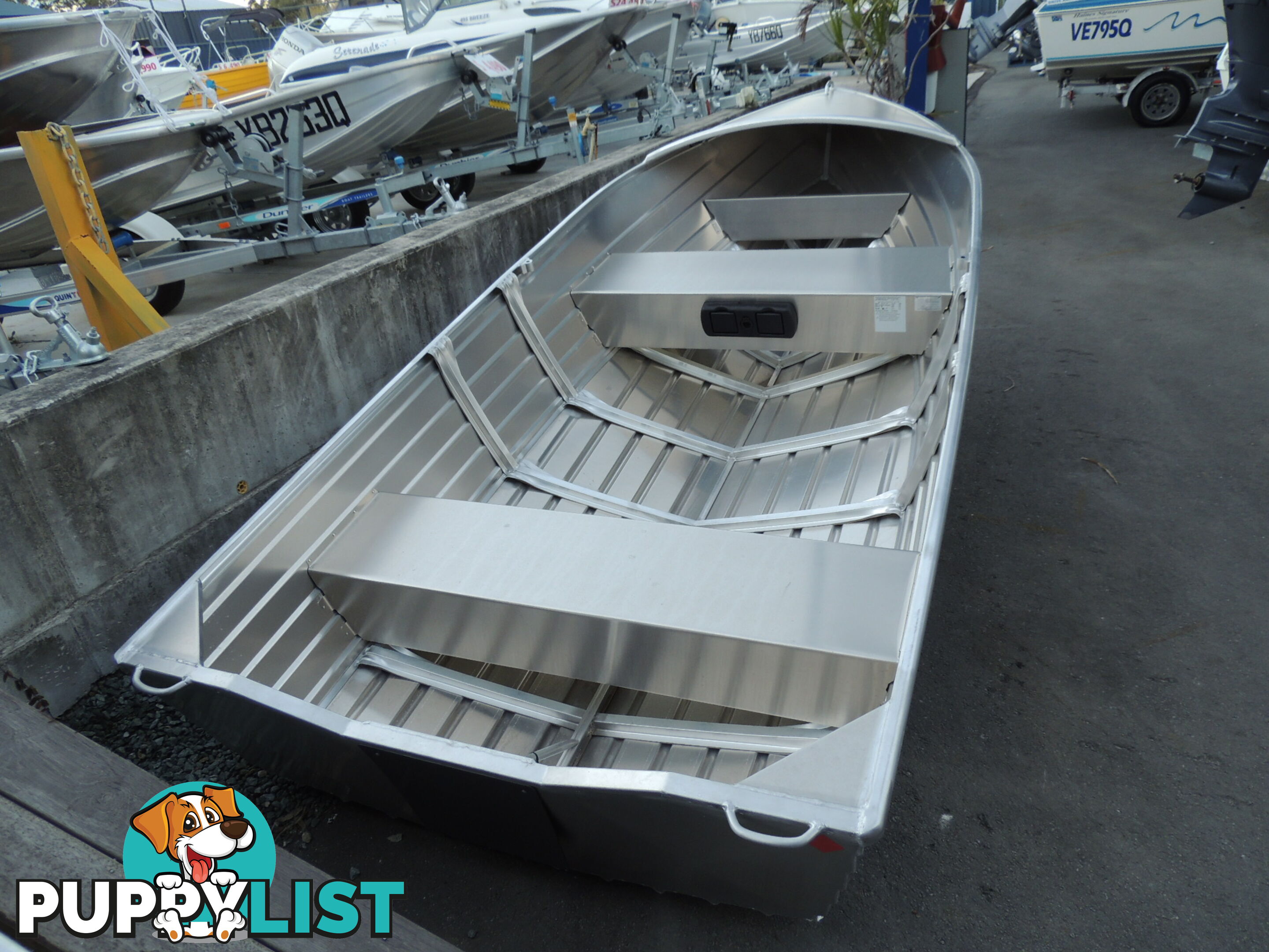 QUINTREX 400 DART HULL ONLY