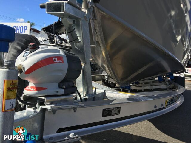 Yellowfin 7600 Centre Cabin + Yamaha F300hp 4-Stroke - Platinum Pack for sale online prices