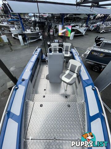 YELLOWFIN 6200 REAR CONSOLE PLATINUM PACKAGE - DISPLAY CLEARANCE