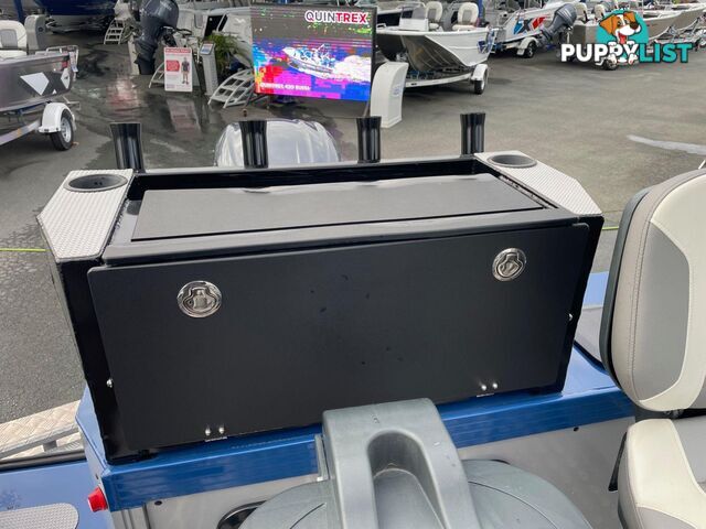 YELLOWFIN 6200 REAR CONSOLE PLATINUM PACKAGE - DISPLAY CLEARANCE