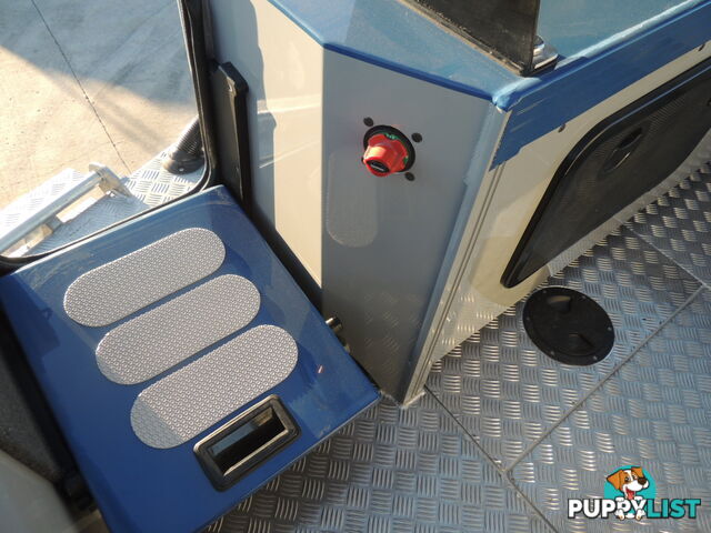 6200 YELLOWFIN Rear or Centre Console 150 HP PACK 4