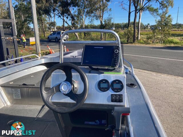 OWN THIS LARRY THE LURE QUINTREX 420 RENEGADE SIDE CONSOLE, ONE ONLY
