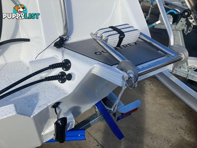 QUINTREX 481 TOP Ender with a Yamaha F 90HP EFI 4 Stroke Pack 4