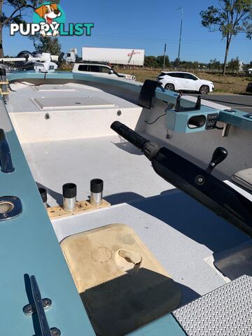 Pre- Owned - 4.5M GALEFORCE - cruise the creeks or the reefs!