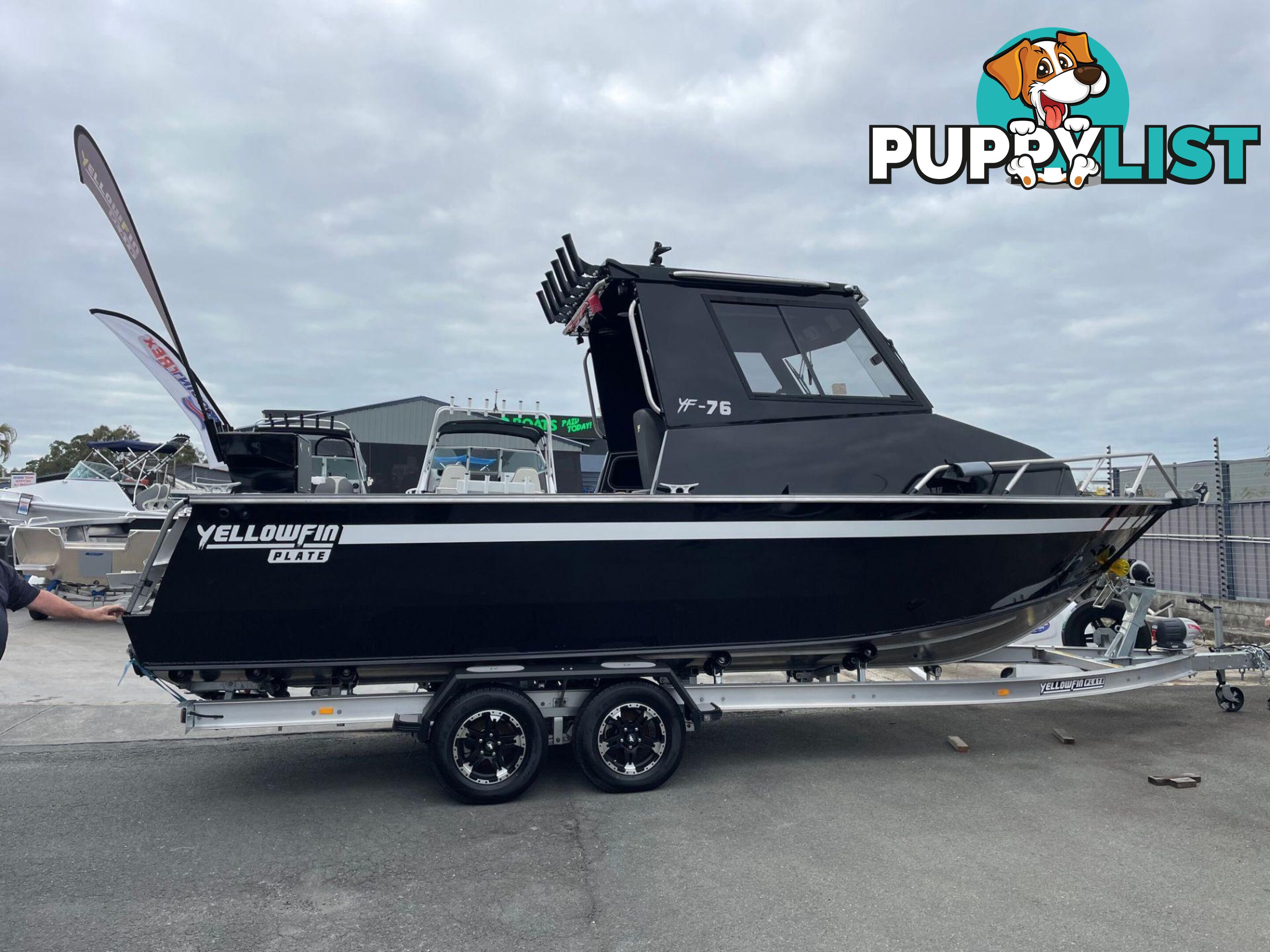 YF-76 Extended Cab - the benchmark in boating!