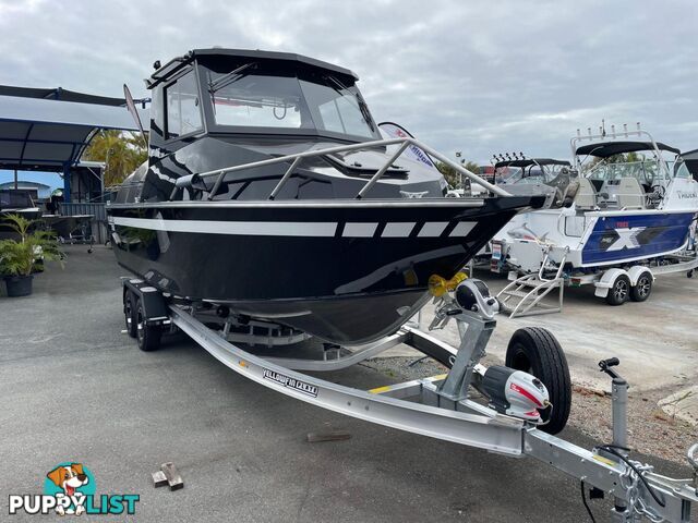 YF-76 Extended Cab - the benchmark in boating!