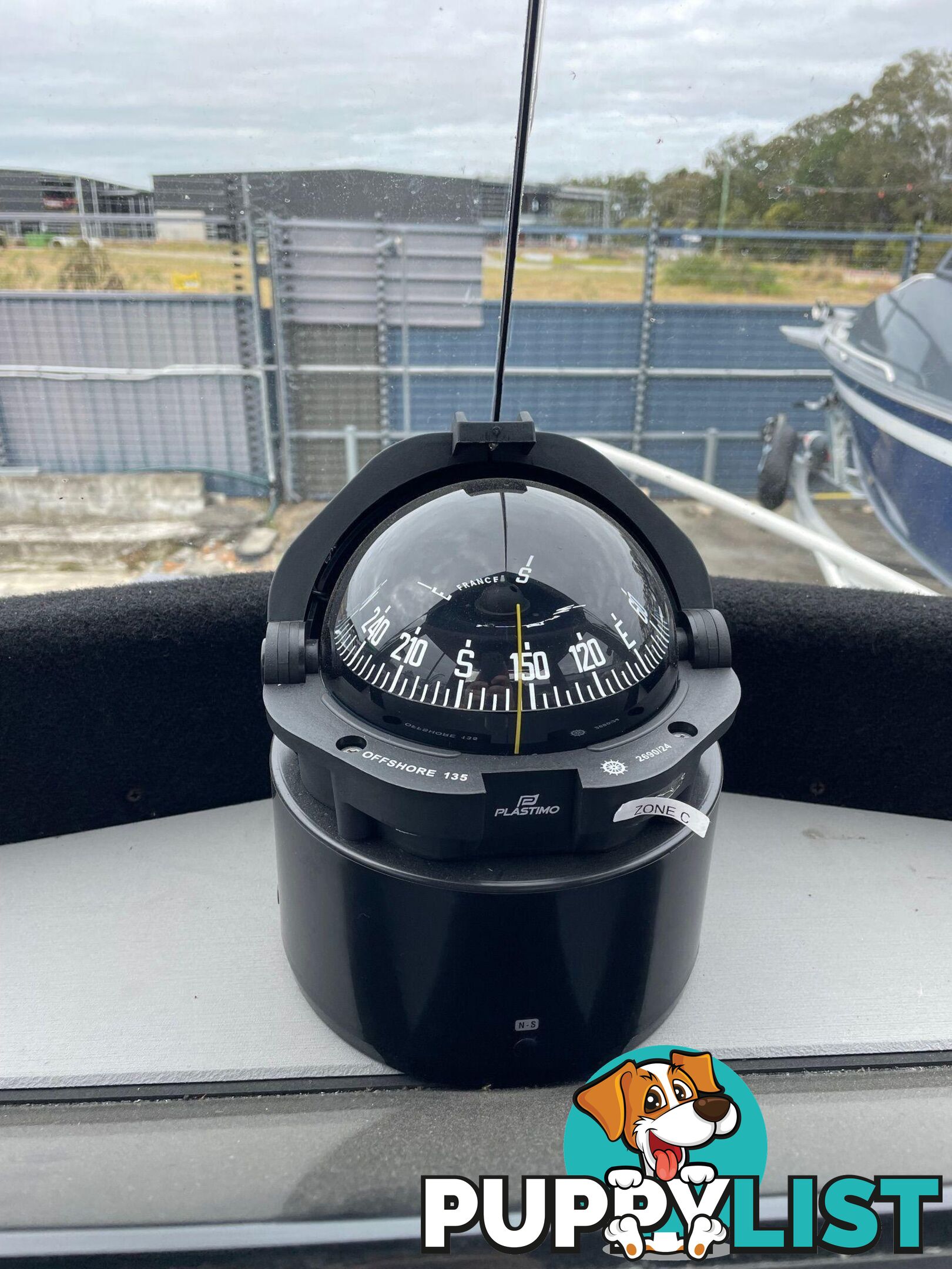YF-76 Extended Cab - the benchmark in boating!