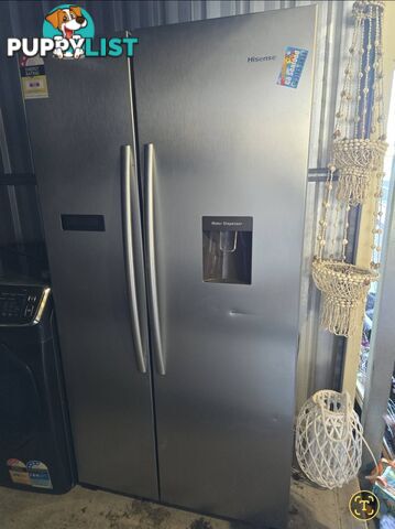 Hisense 624L Side-By-Side Fridge – Model HR6SBSFF624SW – Water Dispenser