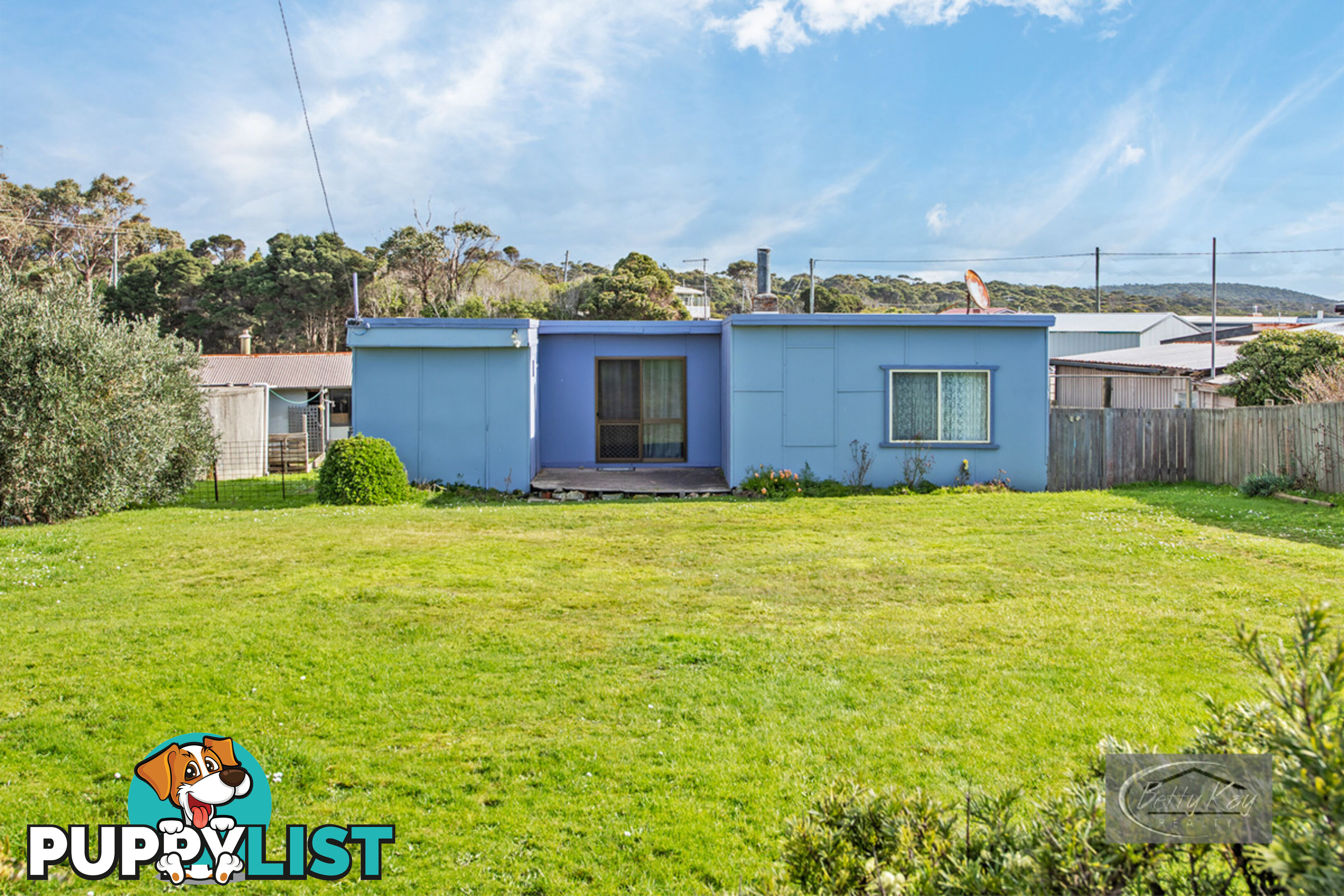 8 Dunn Street CRAYFISH CREEK TAS 7321