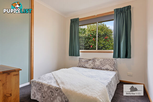 9 Upper Gibson Street SMITHTON TAS 7330