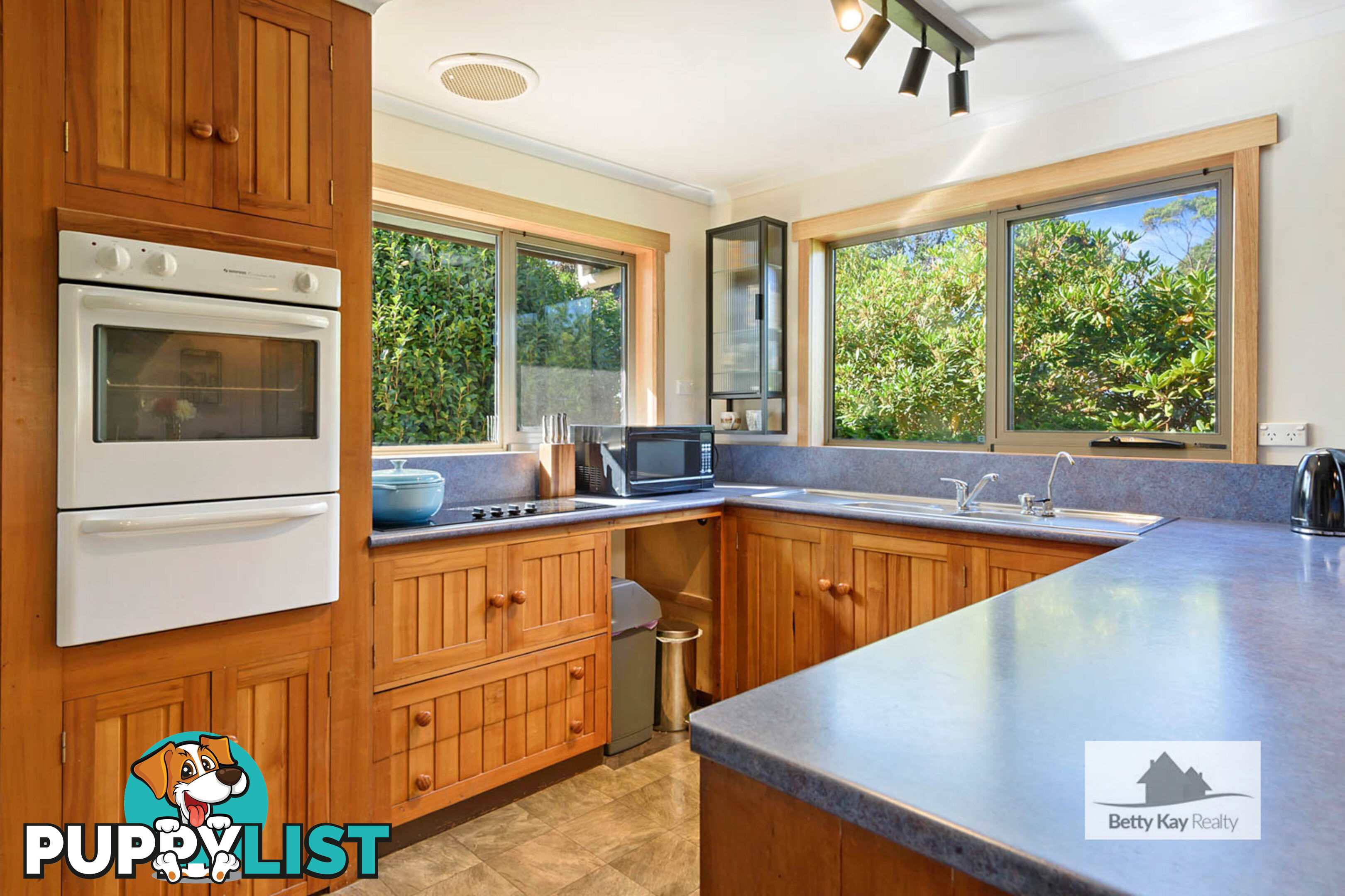 609 Mengha Road FOREST TAS 7330