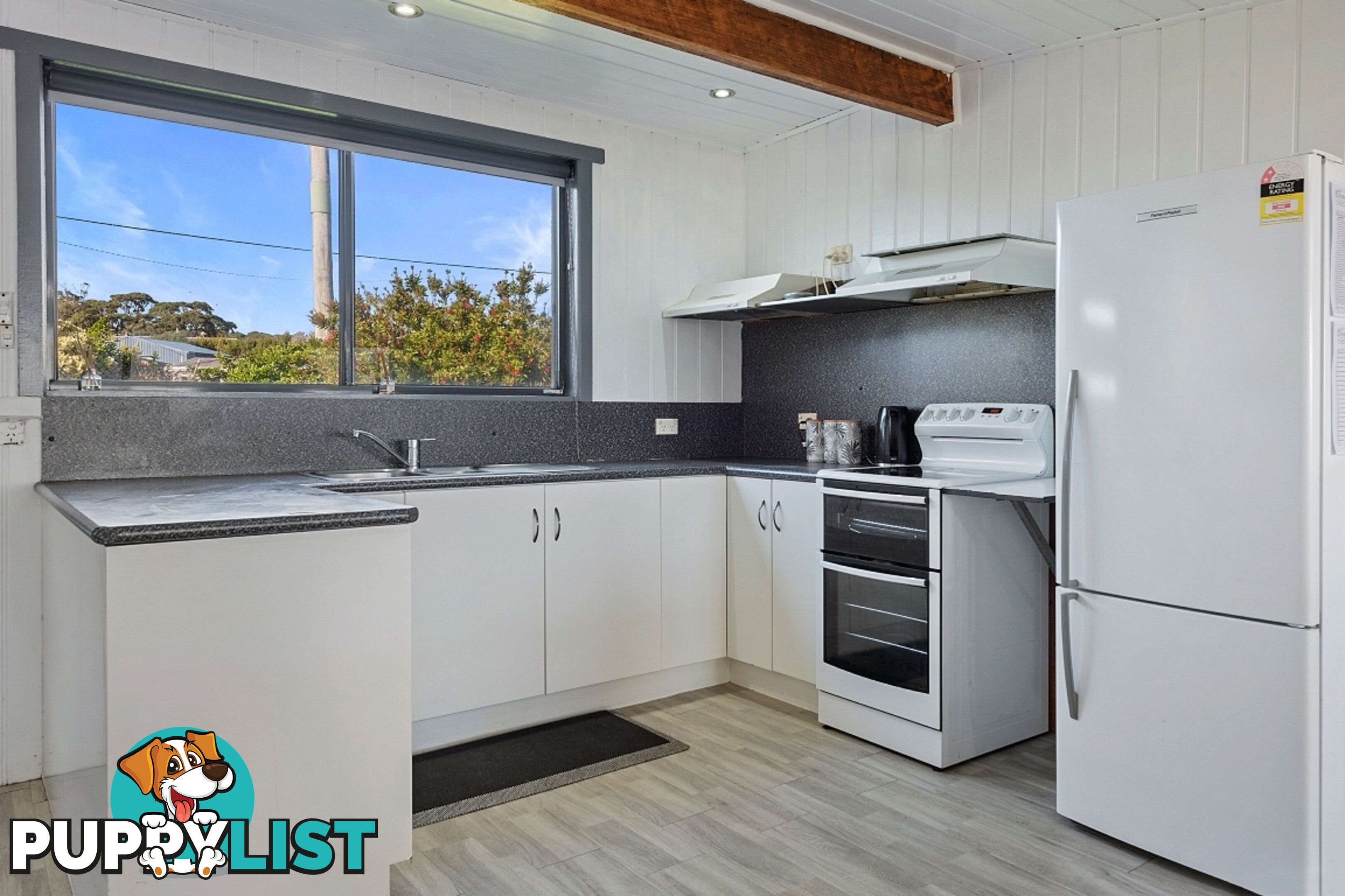 31 Charles Street CRAYFISH CREEK TAS 7321