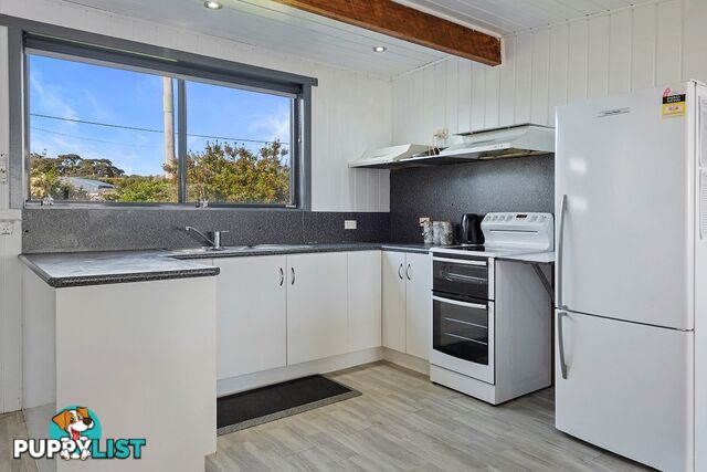 31 Charles Street CRAYFISH CREEK TAS 7321