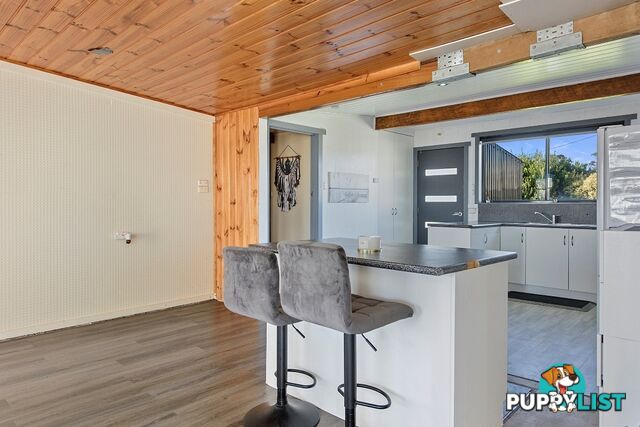 31 Charles Street CRAYFISH CREEK TAS 7321