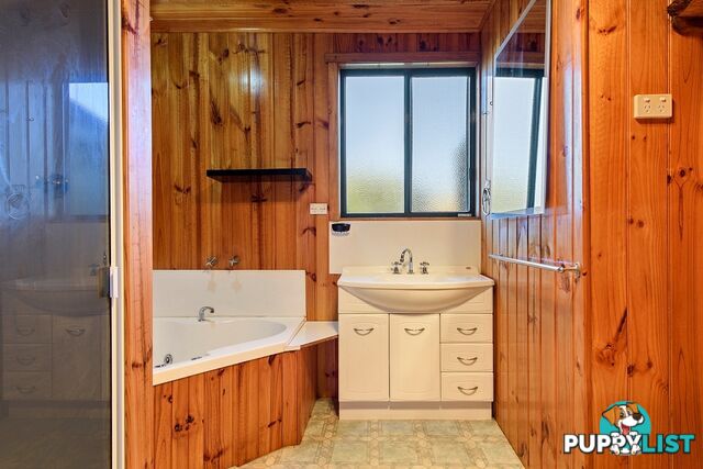 31 Charles Street CRAYFISH CREEK TAS 7321