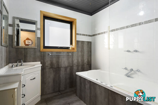 17 Murray Street SMITHTON TAS 7330