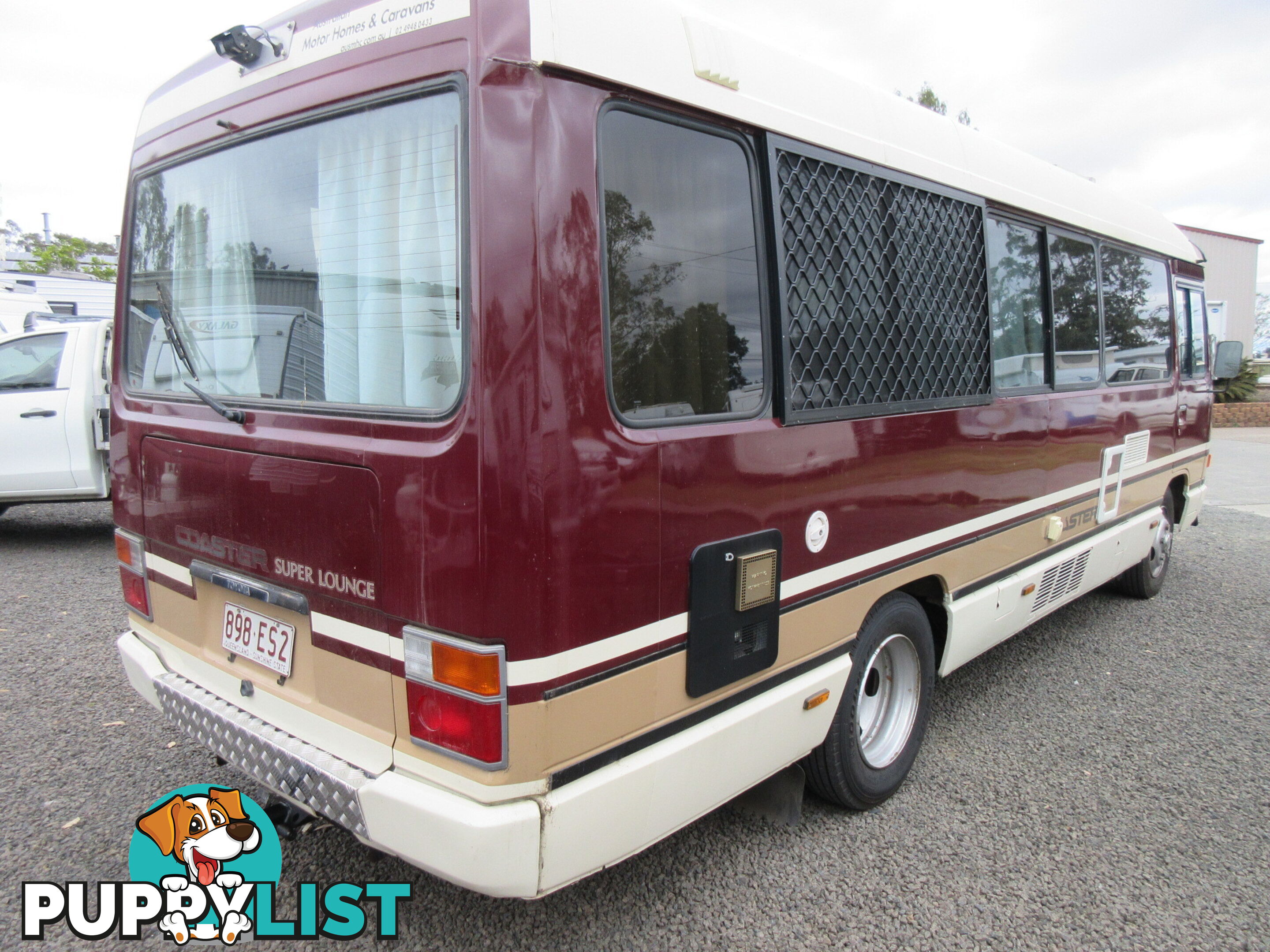 TOYOTA COASTER SUPER LOUNGE.