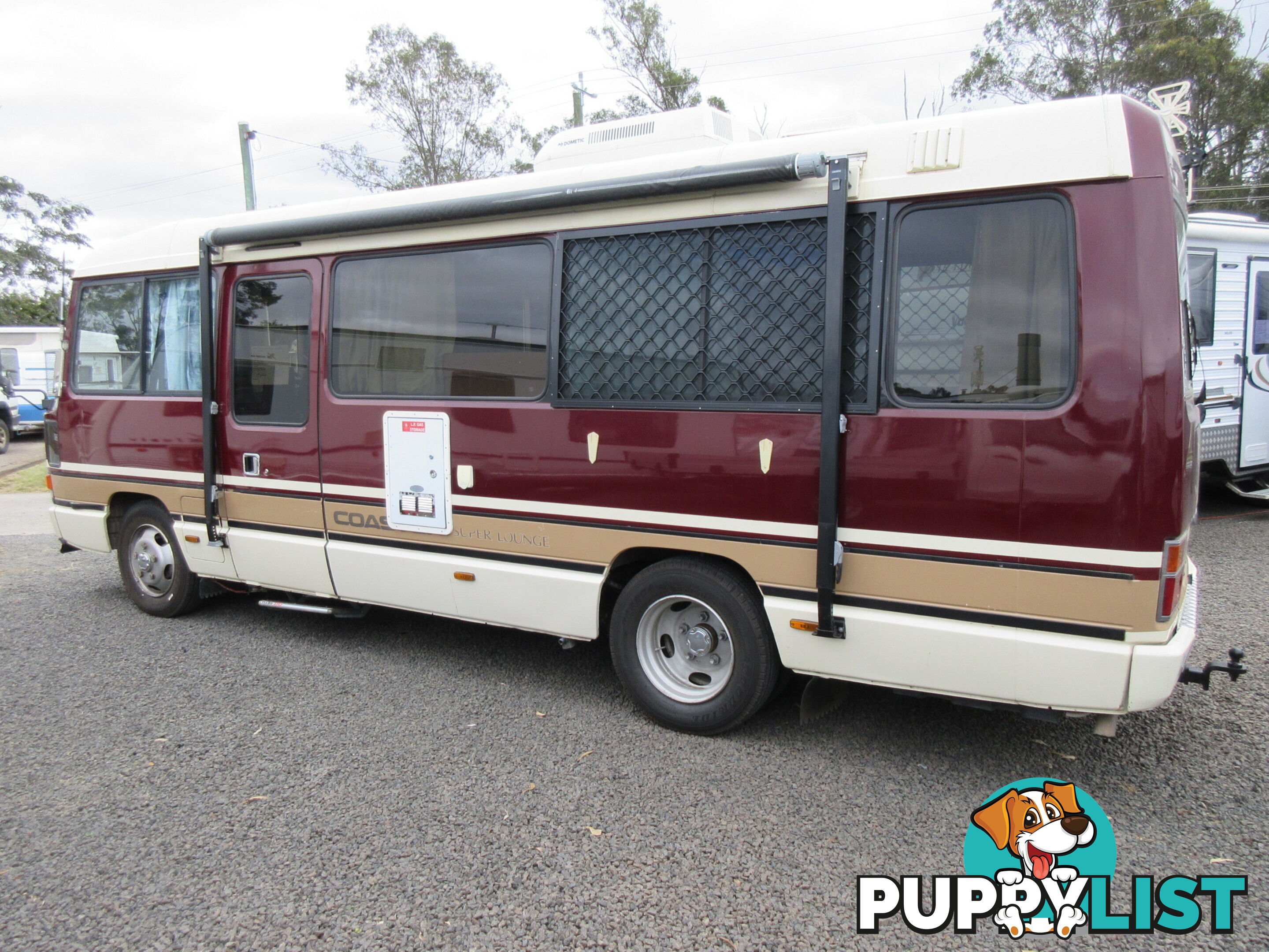TOYOTA COASTER SUPER LOUNGE.