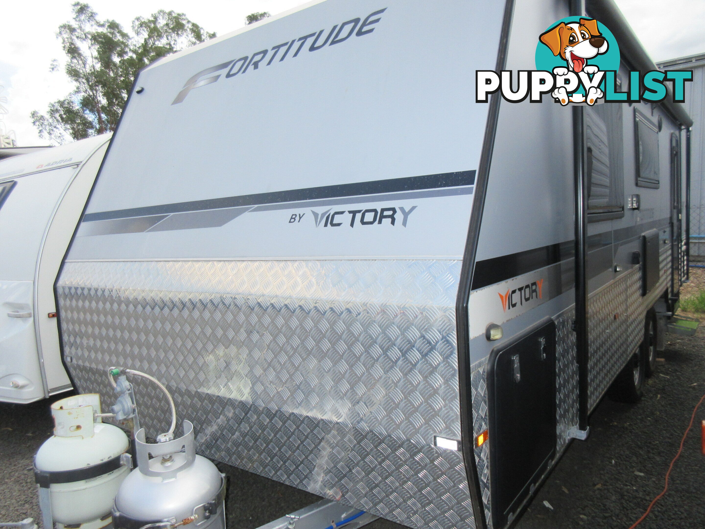 2018 VICTORY  FORTITUDE FAMILY VAN, 3 BUNKS.