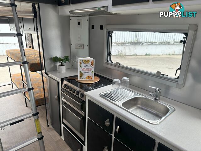 2013 CARIA TOY HAULER 23' 
