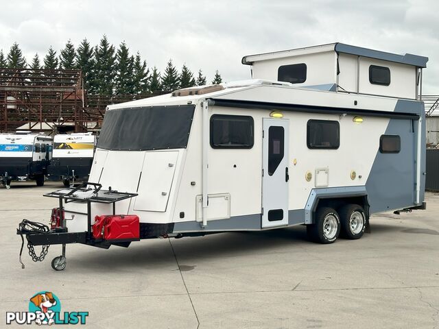 2013 CARIA TOY HAULER 23' 