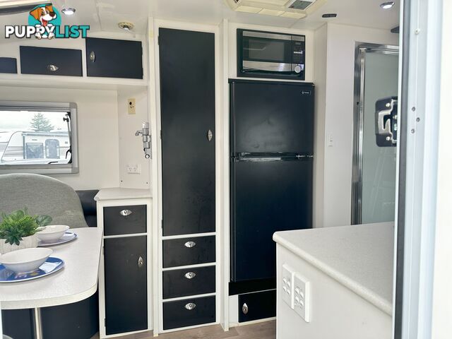 2013 CARIA TOY HAULER 23' 