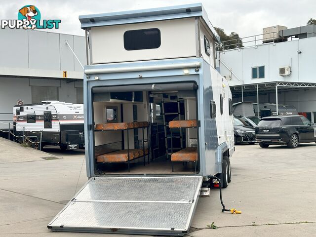 2013 CARIA TOY HAULER 23' 