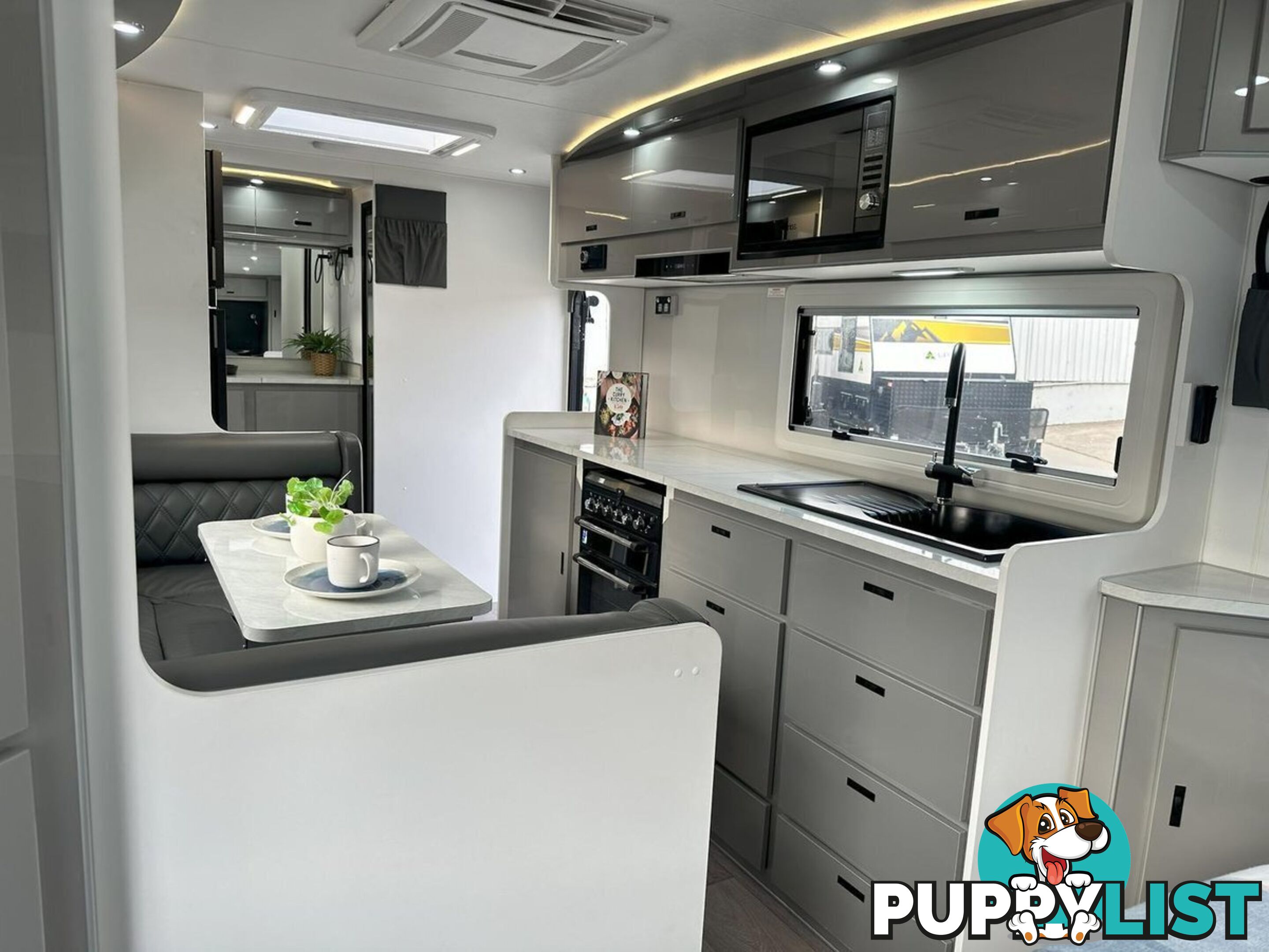 2023 JB CARAVANS SCORPION STING AIR 21'6 