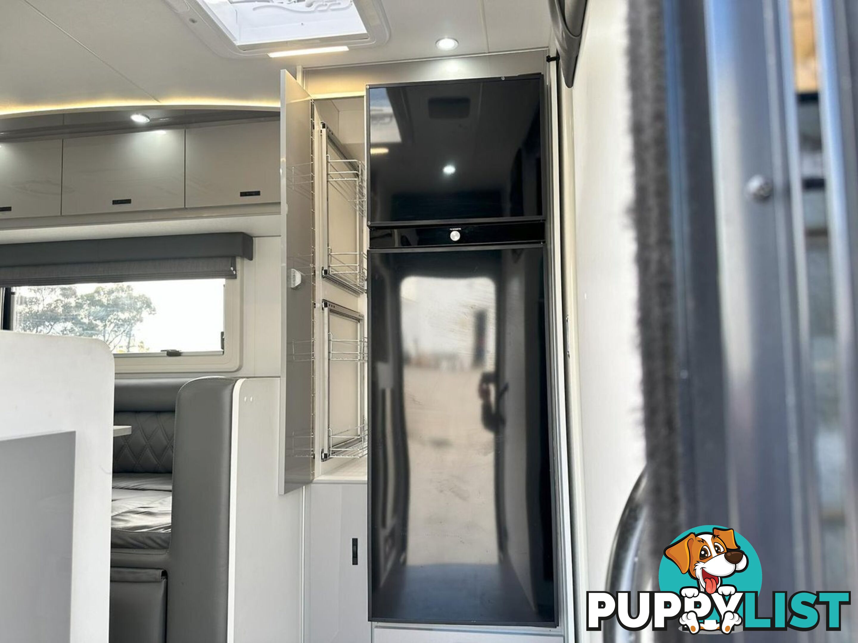 2023 JB CARAVANS SCORPION STING AIR 21'6 