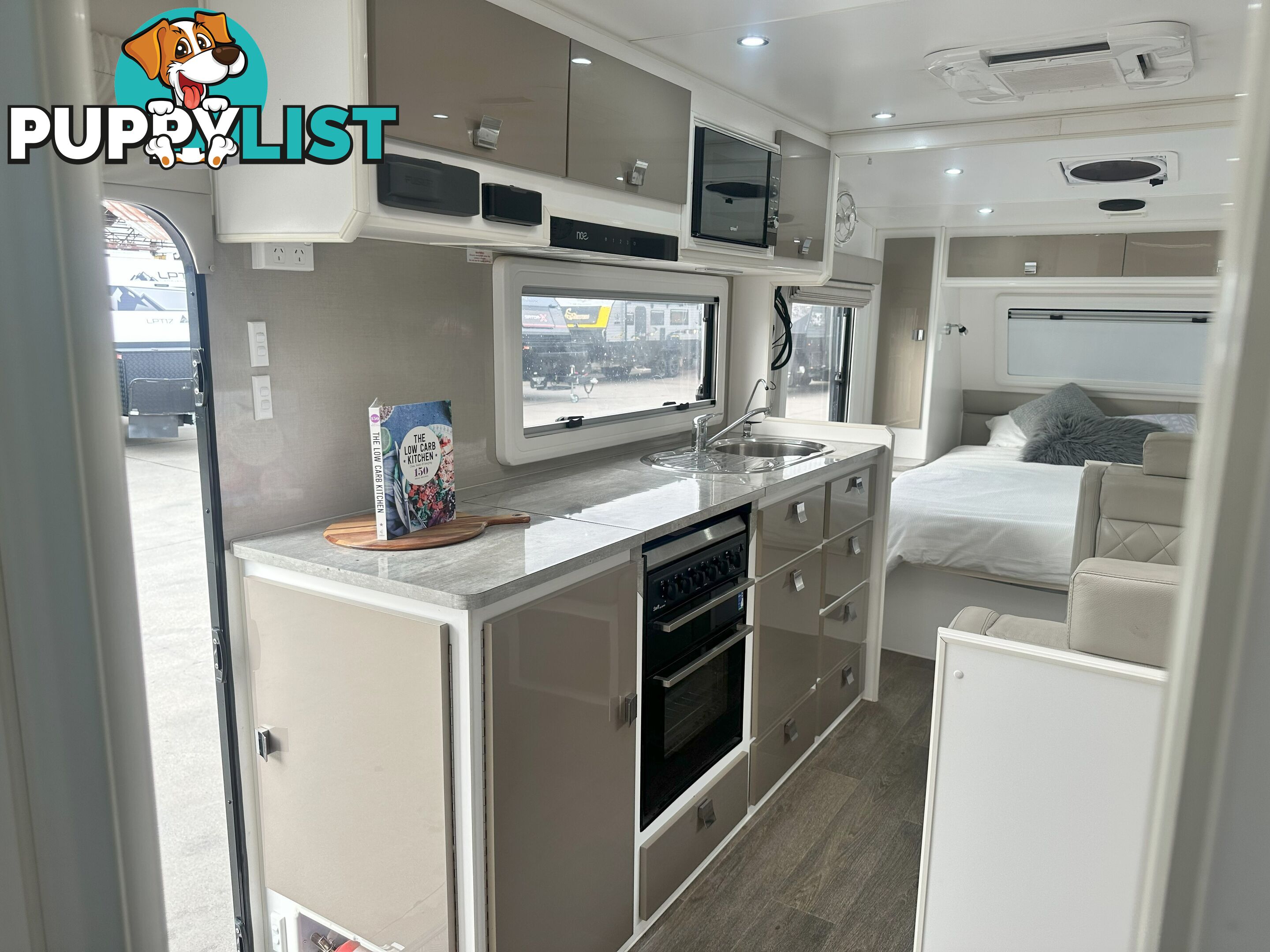2017 JB CARAVANS SCORPION STING 20'6 