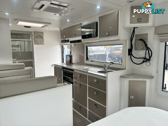 2017 JB CARAVANS SCORPION STING 20'6 