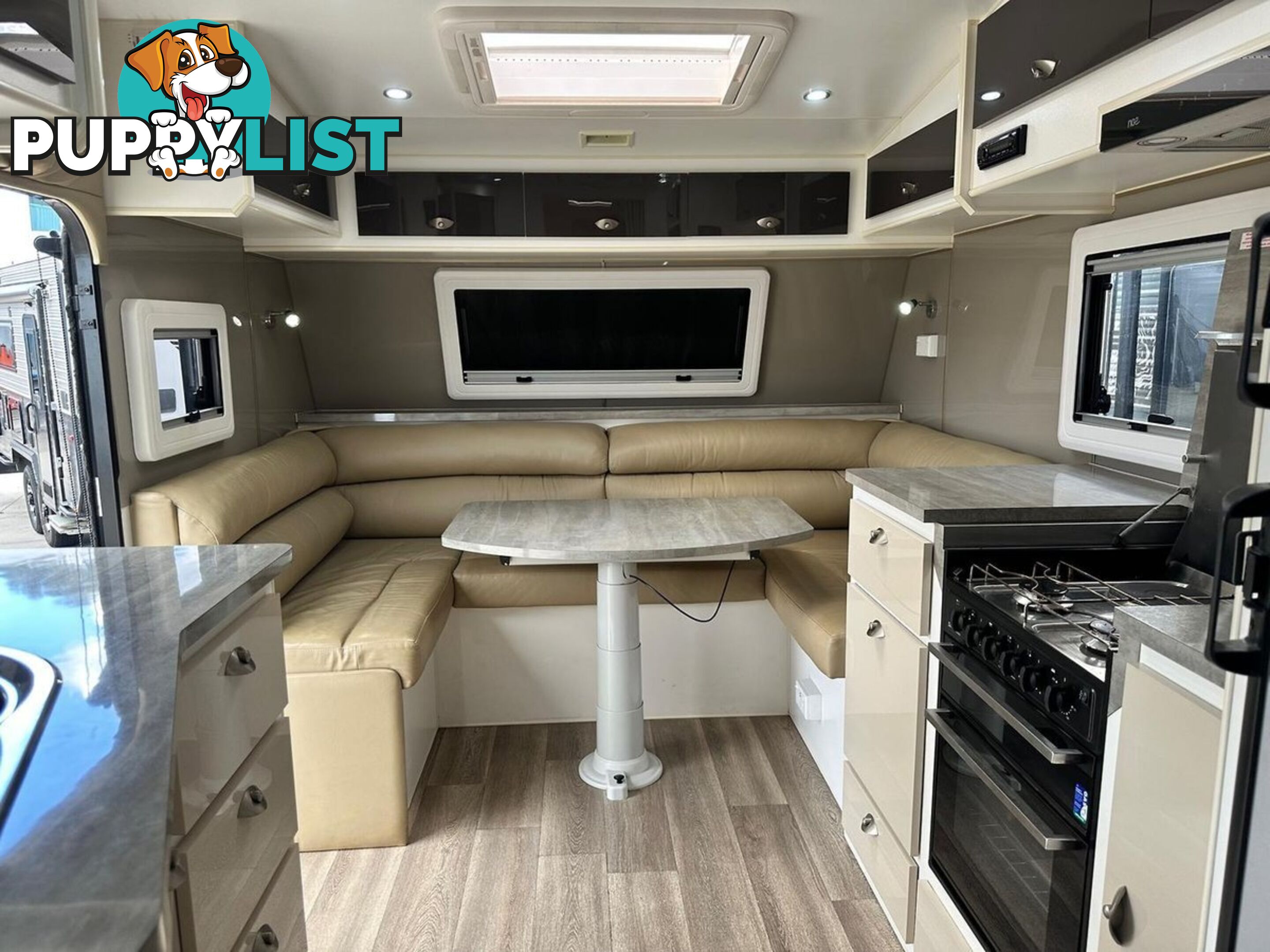 2018 JB CARAVANS 23' SCORPION FRONT CLUB SINGLE/KING BED 