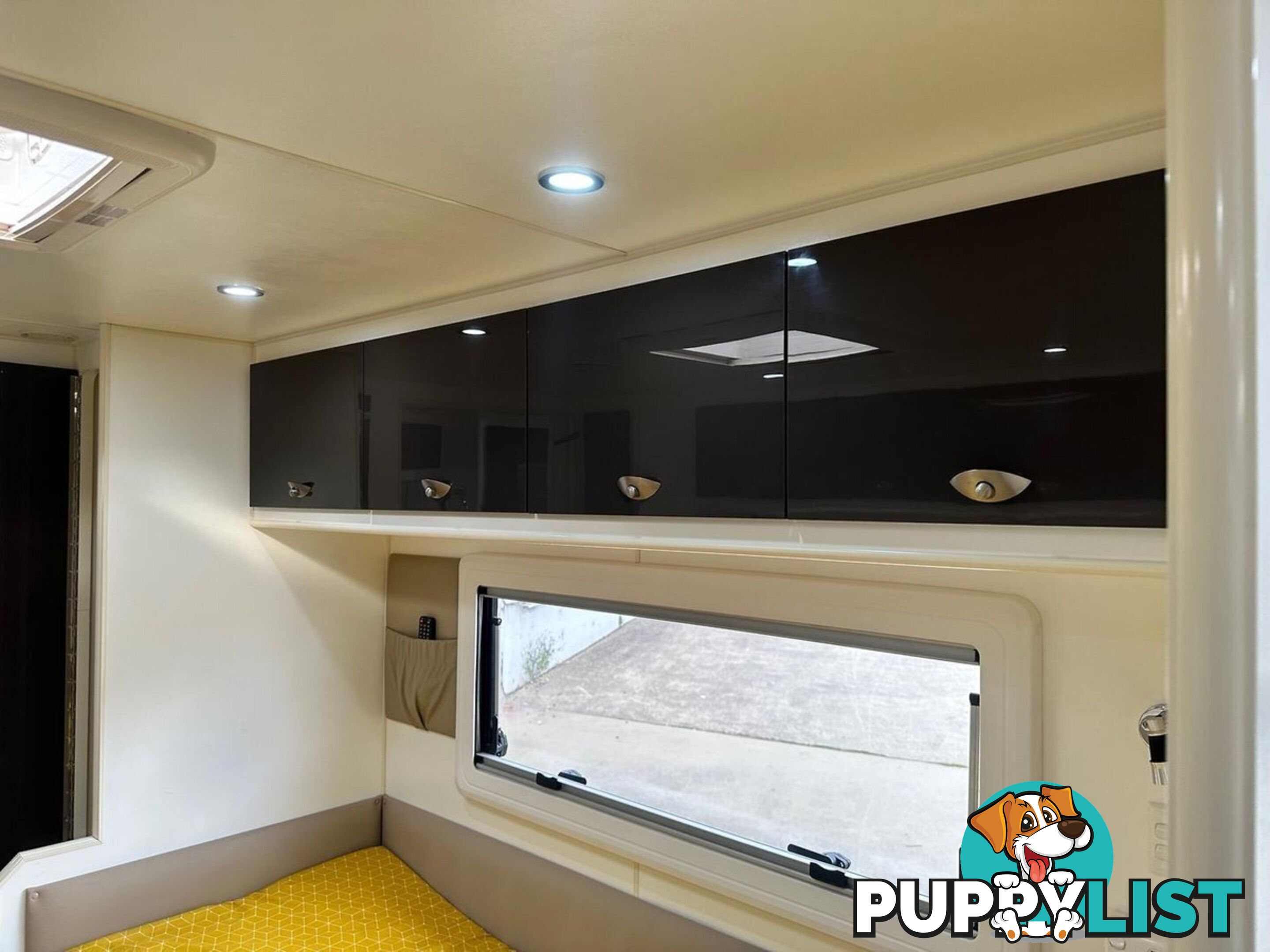 2018 JB CARAVANS 23' SCORPION FRONT CLUB SINGLE/KING BED 