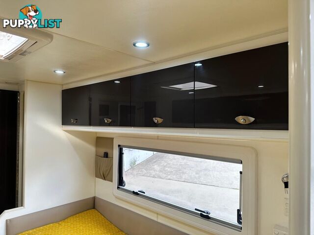 2018 JB CARAVANS 23' SCORPION FRONT CLUB SINGLE/KING BED 