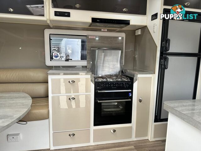2018 JB CARAVANS 23' SCORPION FRONT CLUB SINGLE/KING BED 
