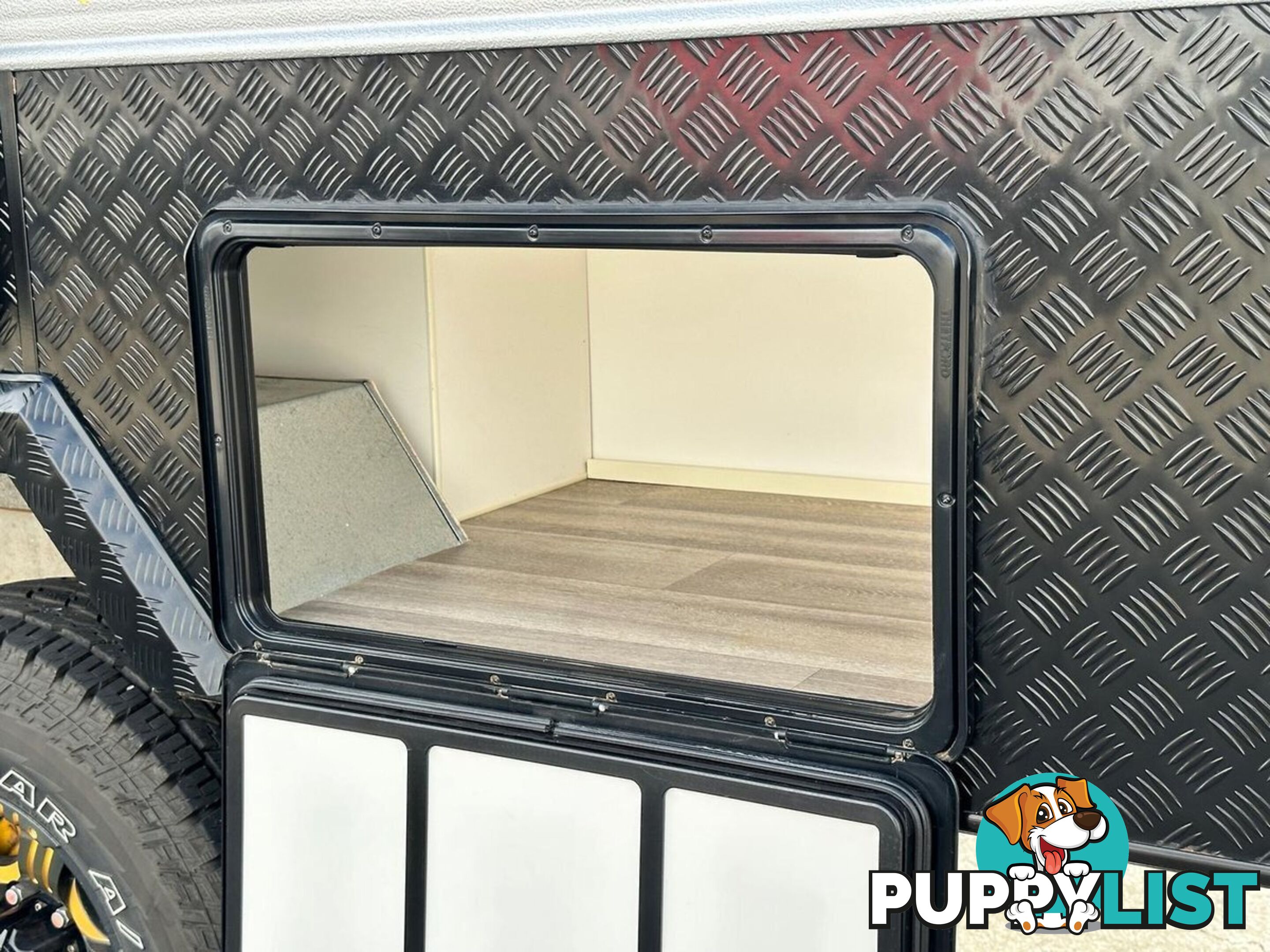 2018 JB CARAVANS 23' SCORPION FRONT CLUB SINGLE/KING BED 