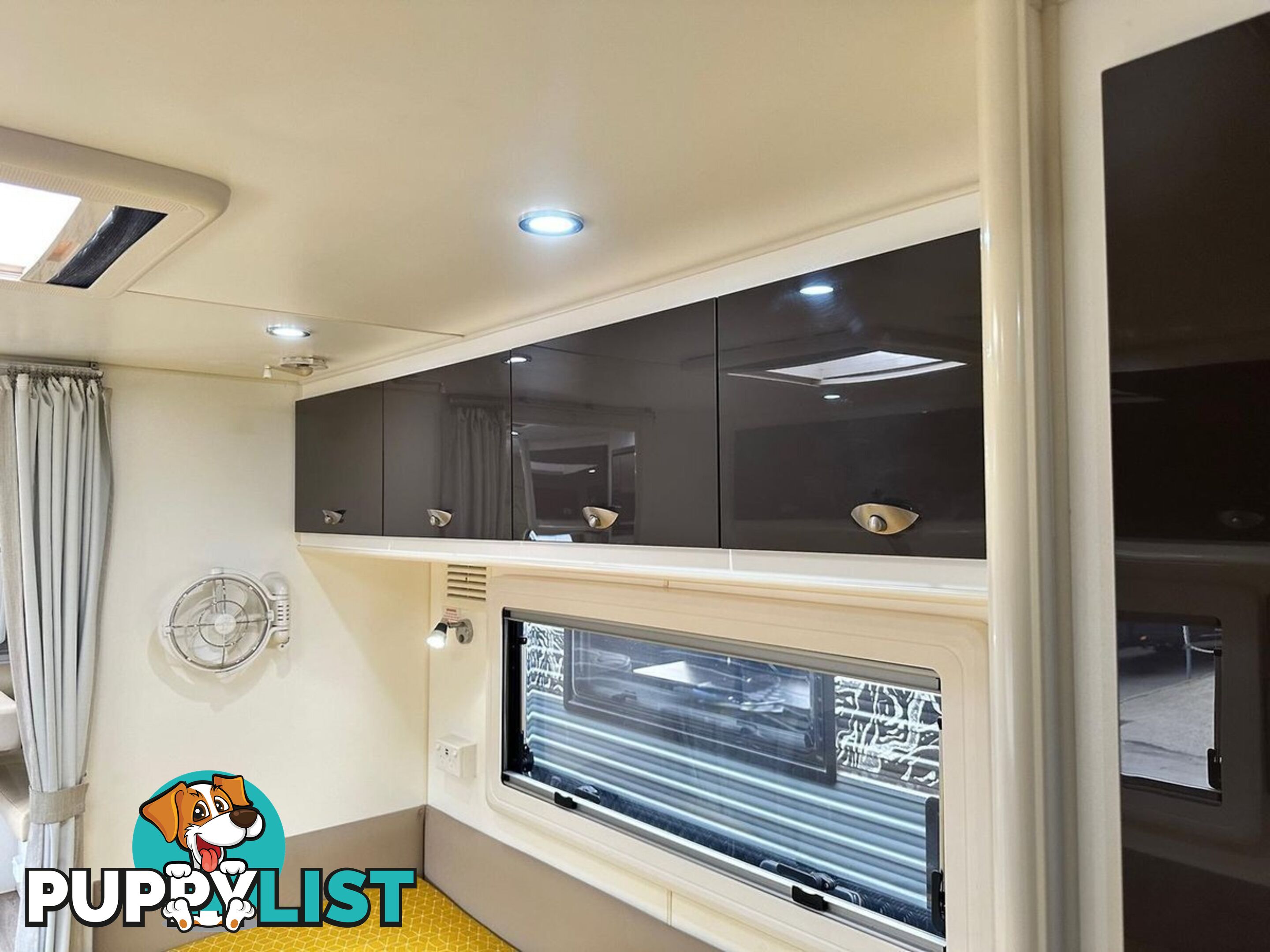 2018 JB CARAVANS 23' SCORPION FRONT CLUB SINGLE/KING BED 