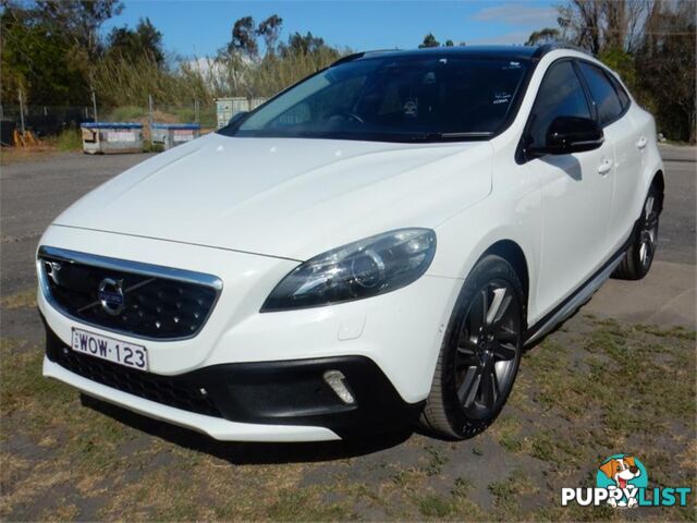 2013 VOLVO V40 D4CROSSCOUNTRY M 5D HATCHBACK