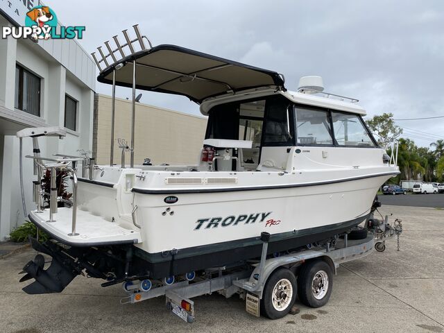 2005 Trophy 2358WA Full Cabin