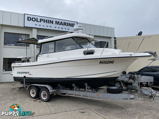 2005 Trophy 2358WA Full Cabin