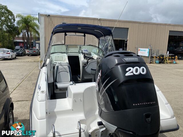 2004 Huntsman 6000 Series Half Cabin