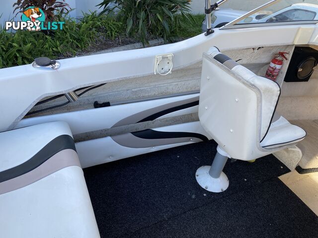 2007 Haines Signature 493f powered by a 70hp Suzuki on Trailer 