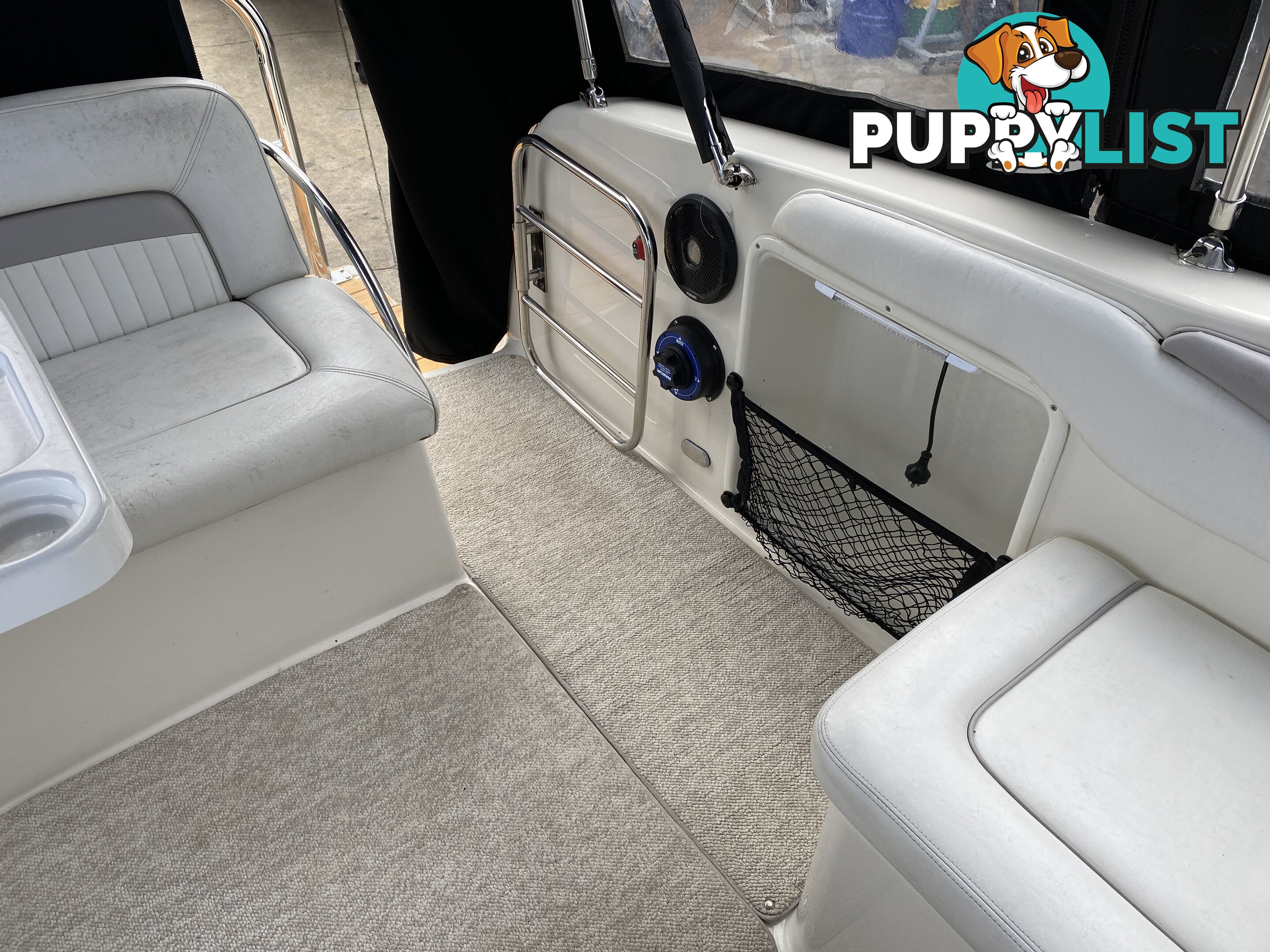 2008 Stingray 240cs Cuddy Cabin 