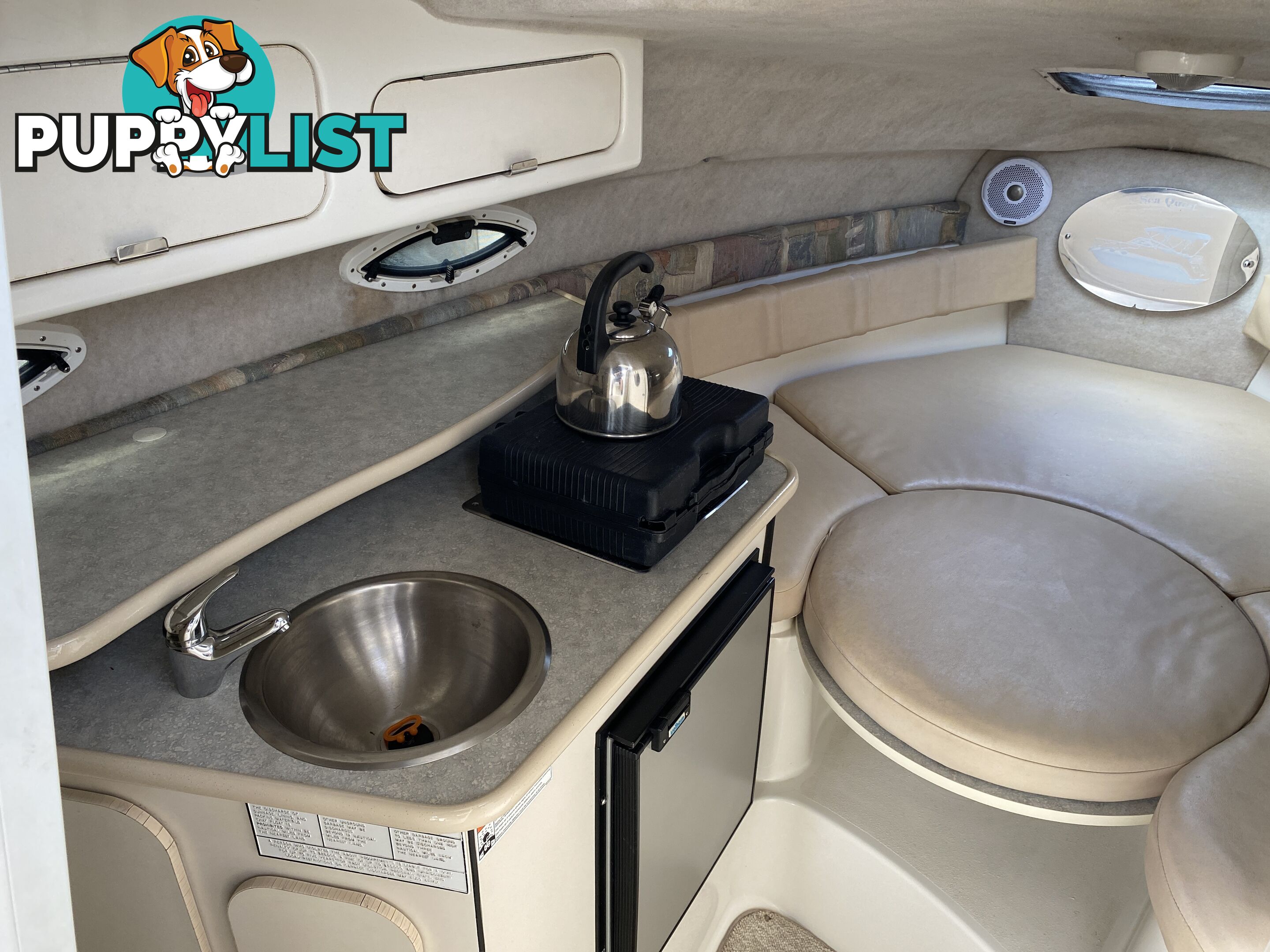 2008 Stingray 240cs Cuddy Cabin 