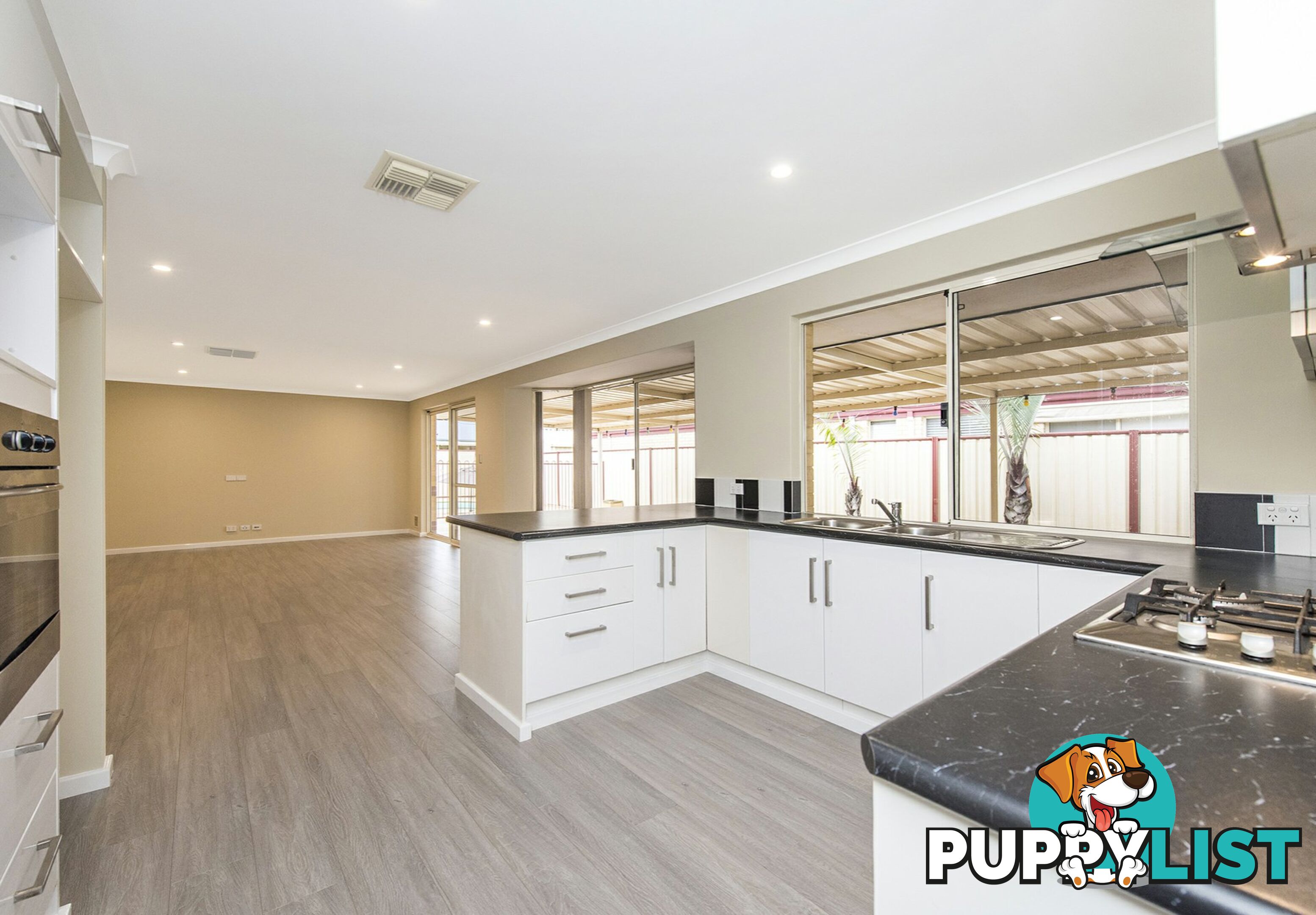 15 Autumn Crescent THORNLIE WA 6108