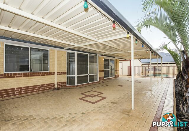 15 Autumn Crescent THORNLIE WA 6108