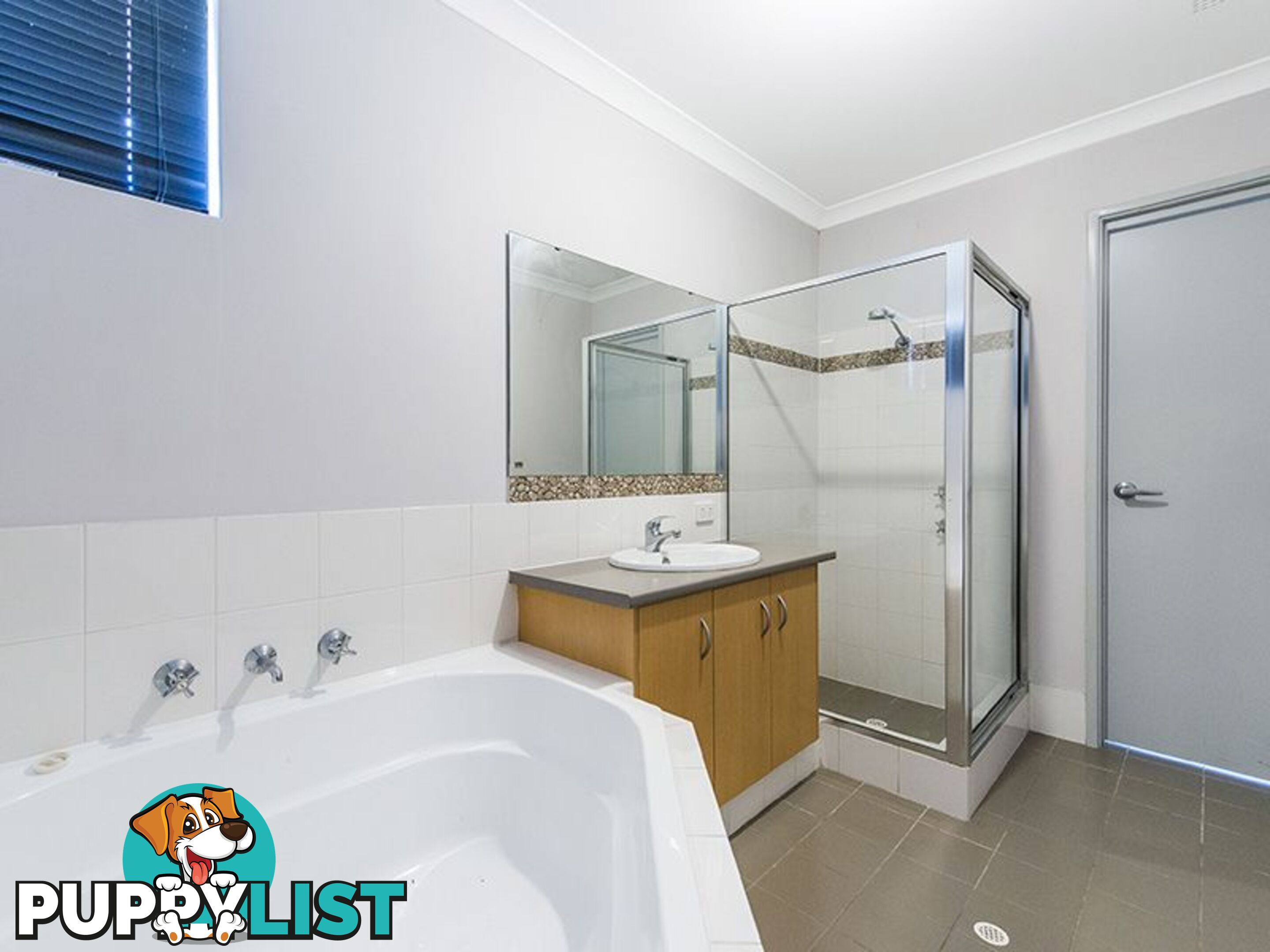 16 Thomson Way GOSNELLS WA 6110