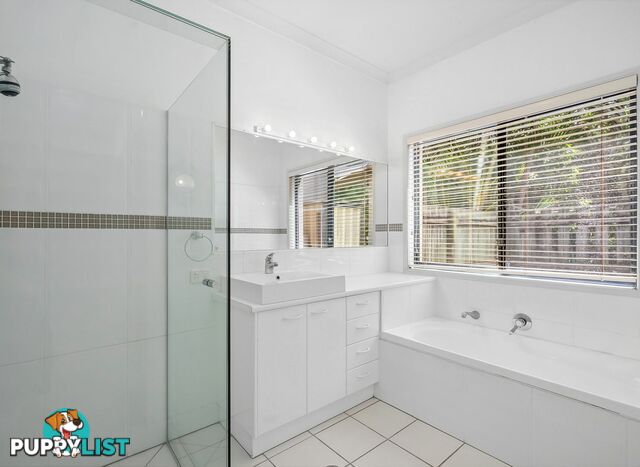 11 Cooloola Place TWIN WATERS QLD 4564